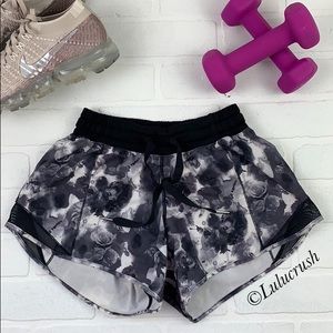 🍋Lululemon Hotty Hot Short!